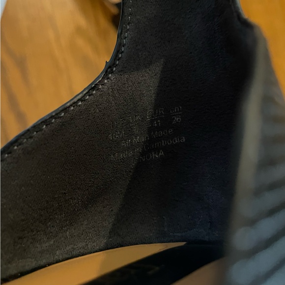 Franco Sarto Black Ankle Strap Sandals - Picture 10 of 10